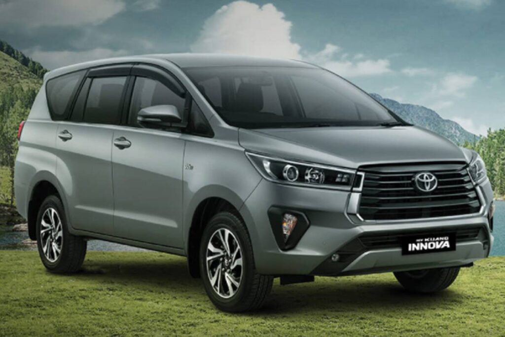 2021-toyota-InnovaCrysta-facelift-expected-india-launch